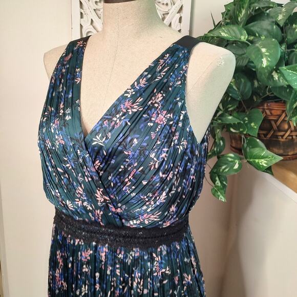 Banana Republic Pleated Layered Midi Dress Size 8 - Picture 4 of 13